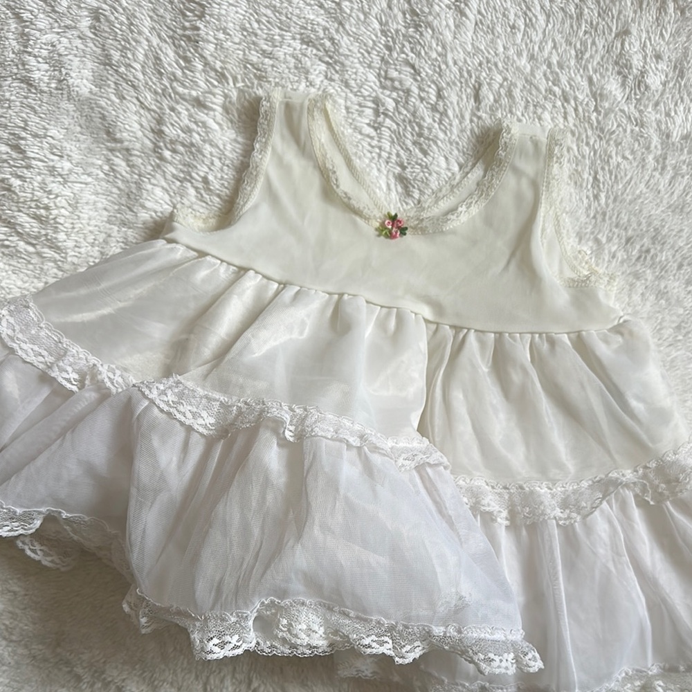 Elegant White Baby Dress with Lace Trim - Picture 1 of 5